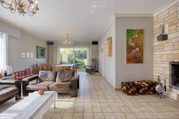 Spacious bright home with south-facing garden and terrace