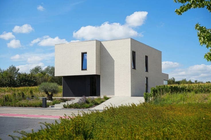 Luxury New-Build Villa with Open Views in Marke