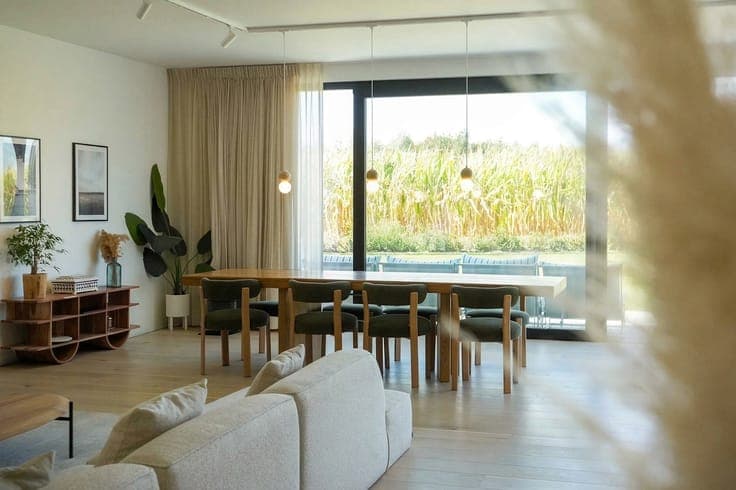 Luxury New-Build Villa with Open Views in Marke