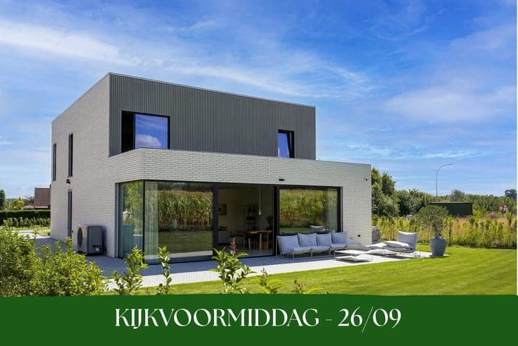Luxury New-Build Villa with Open Views in Marke