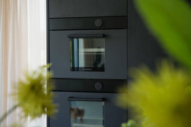 Luxury New-Build Villa with Open Views in Marke