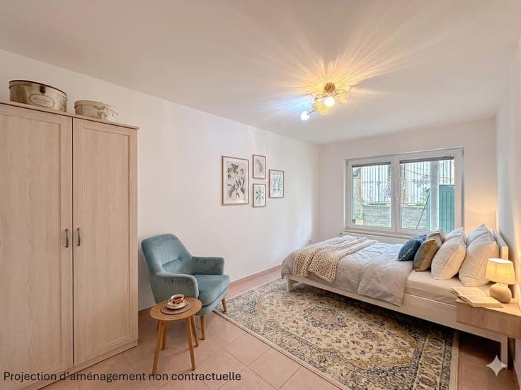 SPACIOUS AND BRIGHT HOUSE WITH DOUBLE LIVING AREA