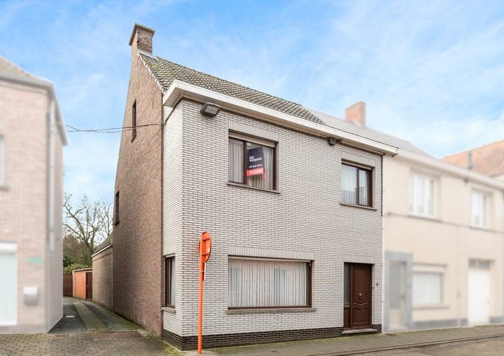 Halfopen woning met tuin en 3 slaapkamers