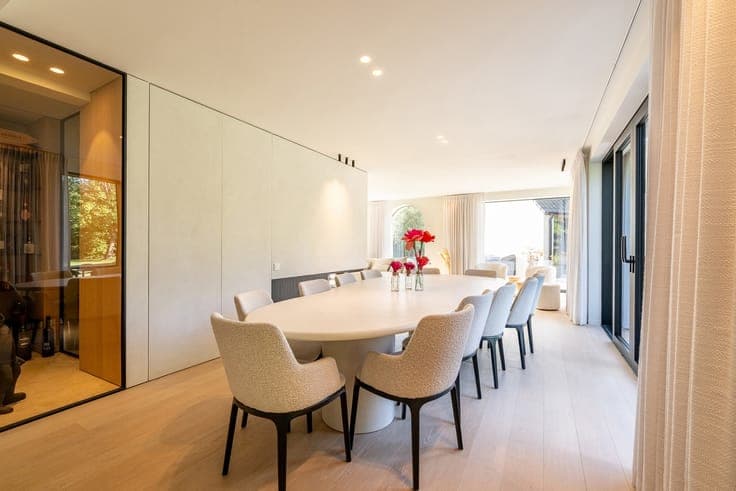 Luxurious villa in a quiet prime location