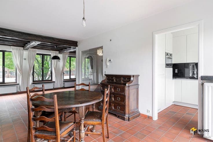 Ruime bel-etage (180 m²) met 4 a 5 slaapkamers, tuin en terr