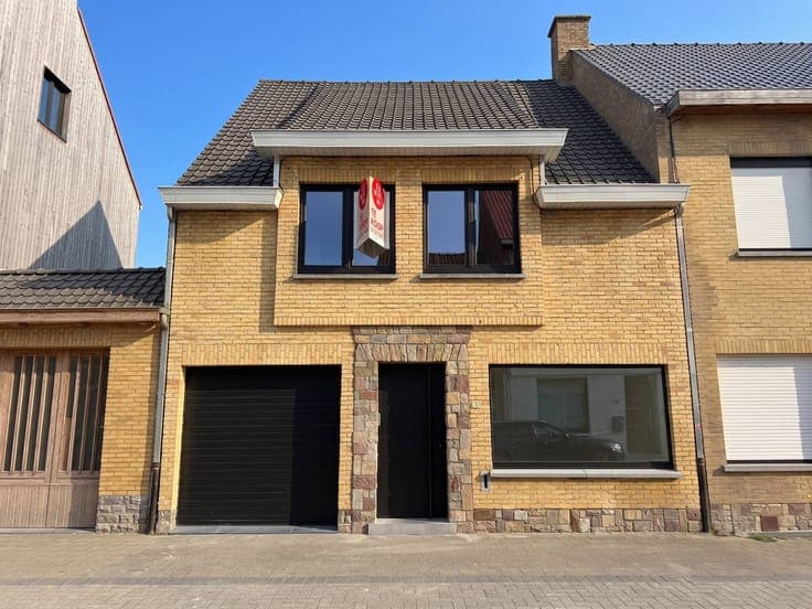Renewed house for sale with 3 rooms and garden in Vleteren