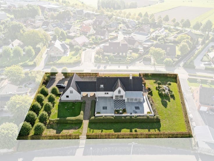 Karaktervolle, statige villa op een riant perceel van 2.9...