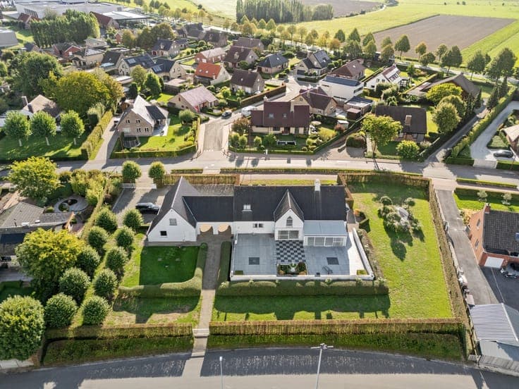 Karaktervolle, statige villa op een riant perceel van 2.9...