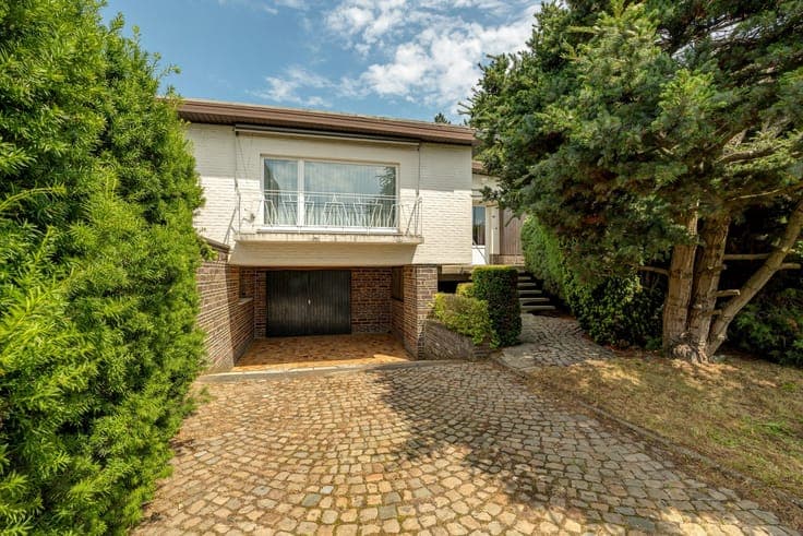 Ruime te renoveren woning!