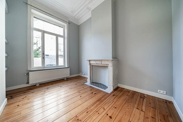 AMBIORIX - BEAUTIFUL INVESTMENT PROPERTY WITH A COURTYARD