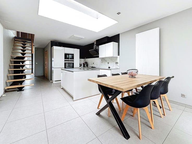 Fully renovated house with garden and garage