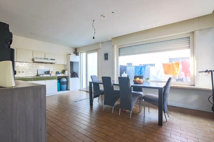 Unieke combinatie van ruim wonen en werken in hartje Ware...