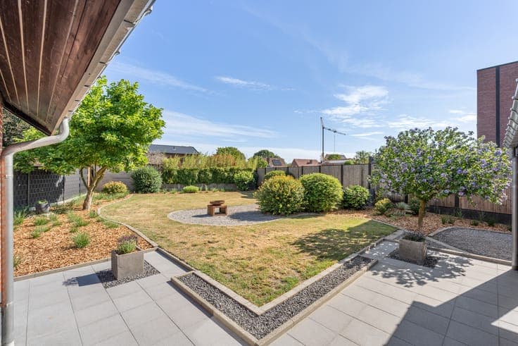 Spacious family home with garage and garden for sale in Peer
