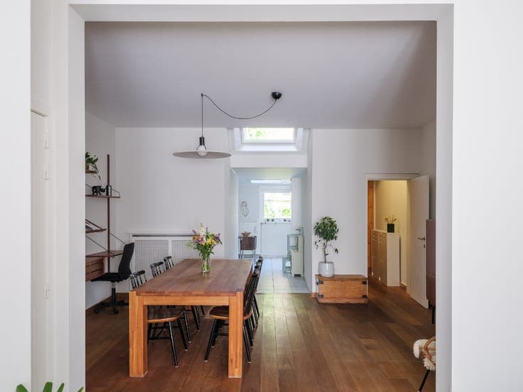 Karaktervolle gezinswoning met o.m. vier slaapkamers, gel...