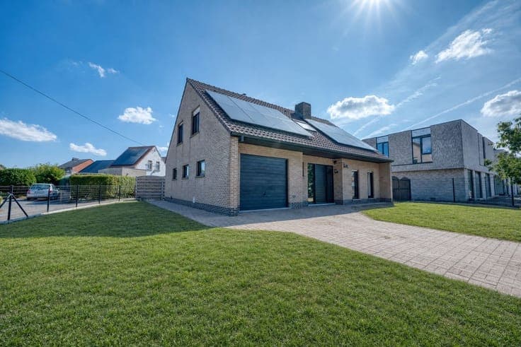 Goed gelegen, gerenoveerde woning met 3 slaapkamers, tuin...