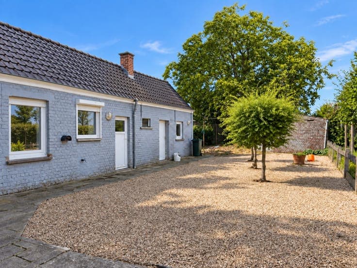 Te koop, karaktervolle halfopen bebouwing met tuin in Zingem