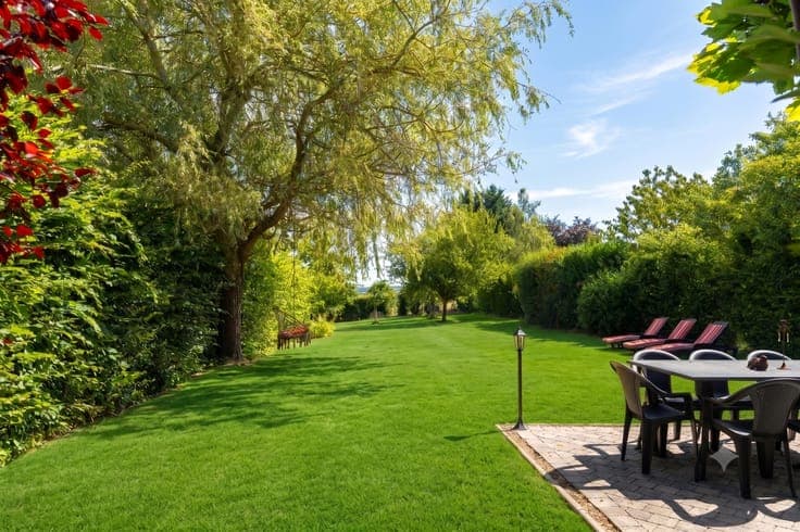 Achêne (Ciney) - Contemporary villa with professional space