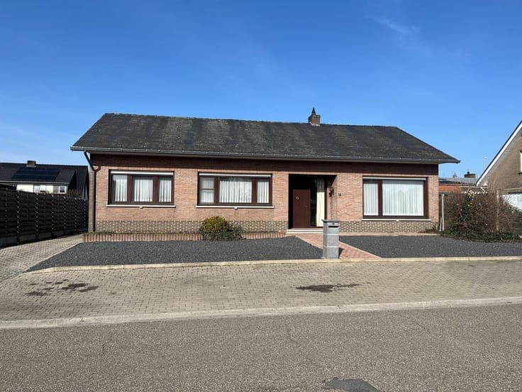 Op te frissen gelijkvloerse woning met veel potentieel op...