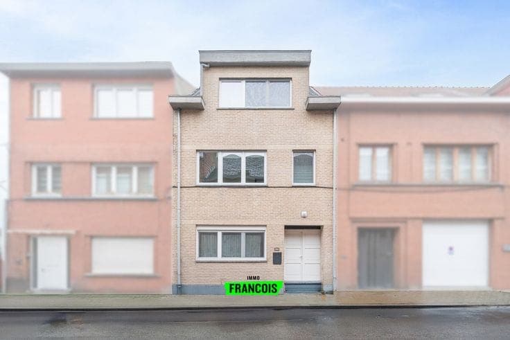 Recent Family Home (2017) with 3 Units & Strong Investment …
