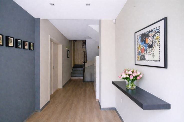 superb contemporary house in the hart of the village