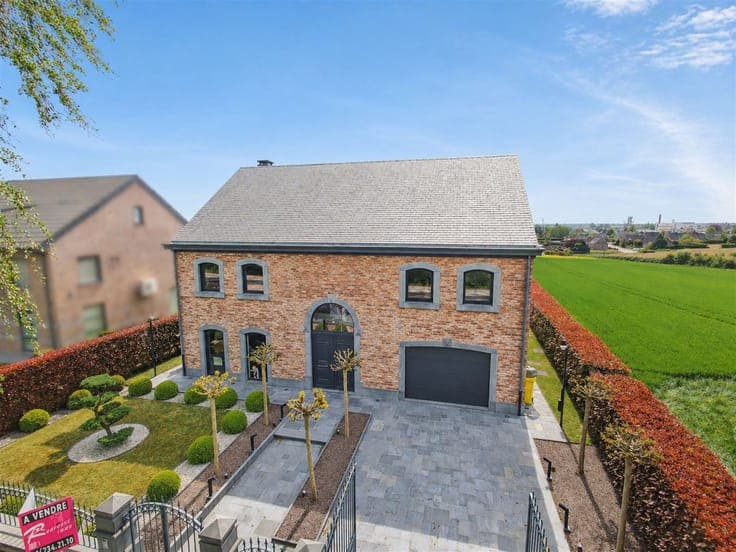 VILLA – 4 FACADES – 3 CH – GARAGE - PISCINE - JARDIN – TER