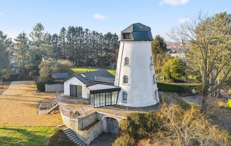 The Old Corn Mill of Veltem, a unique villa on a 47 acre lot