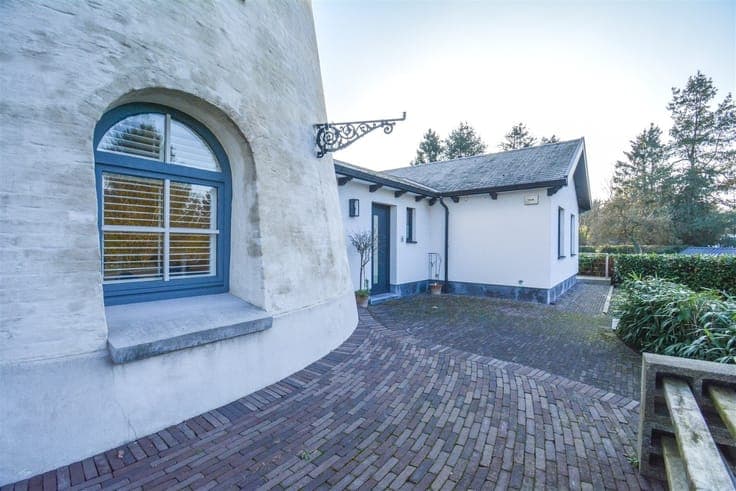 The Old Corn Mill of Veltem, a unique villa on a 47 acre lot