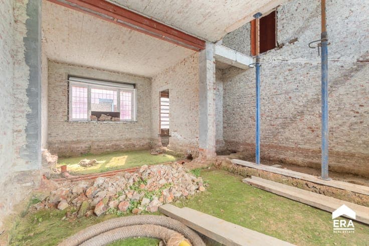 For sale: detached house in Linter