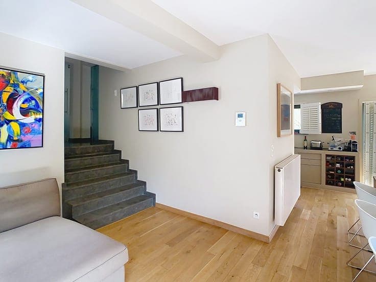 superb contemporary house in the hart of the village