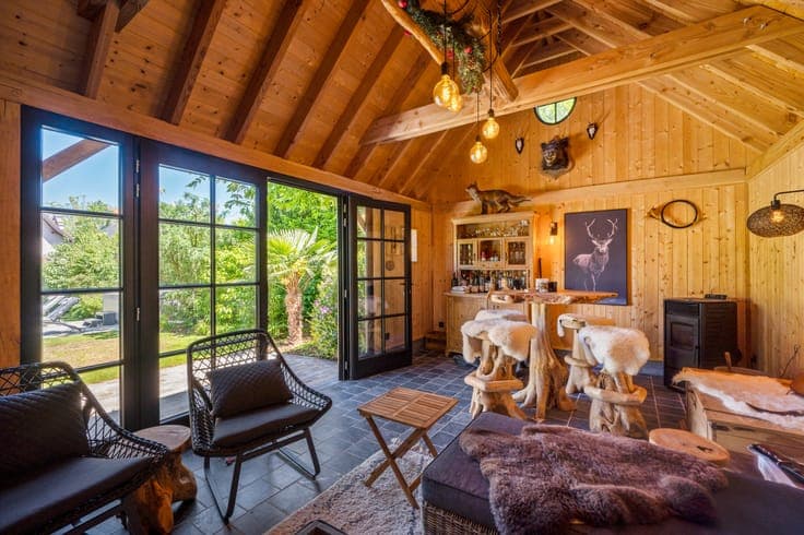 Rural residence with poolhouse and garage for sale in Putte