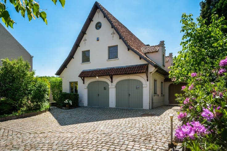 Rural residence with poolhouse and garage for sale in Putte