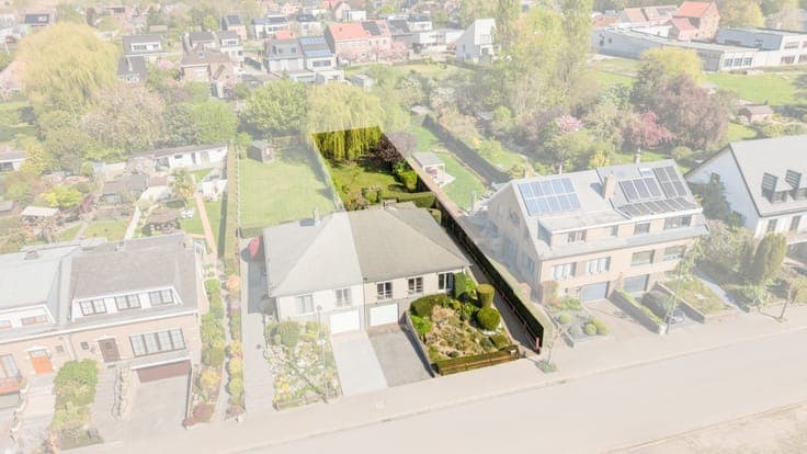 Semi-detached home with large garden in Beigem