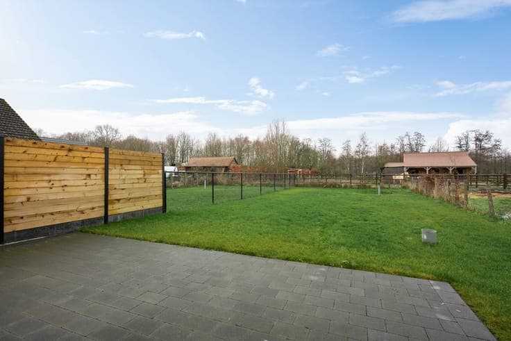 Nieuwbouw BEN-villa met 3 slpkrs op centrale ligging
