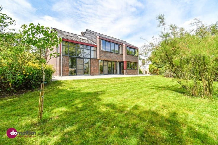 Exceptional home on a beautiful lot in Putte