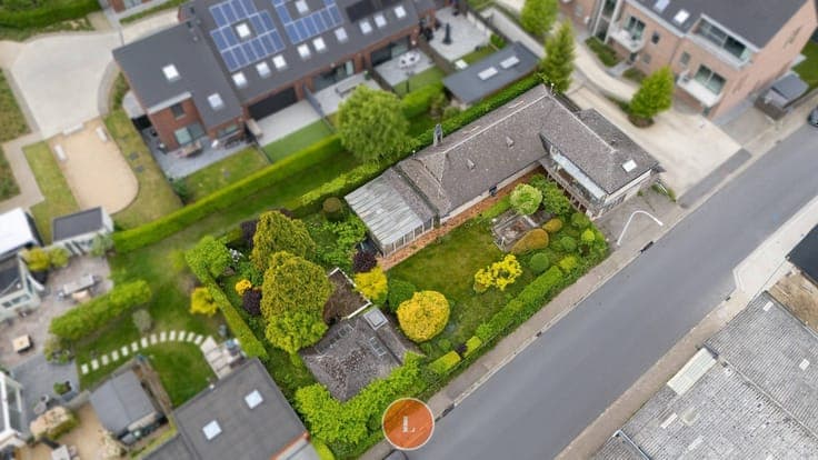 Karaktervolle te renoveren villa op 763m²