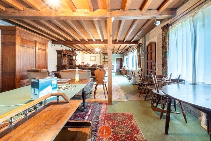 Karaktervolle te renoveren villa op 763m²