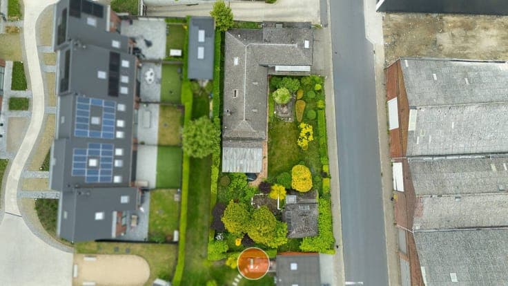 Karaktervolle te renoveren villa op 763m²