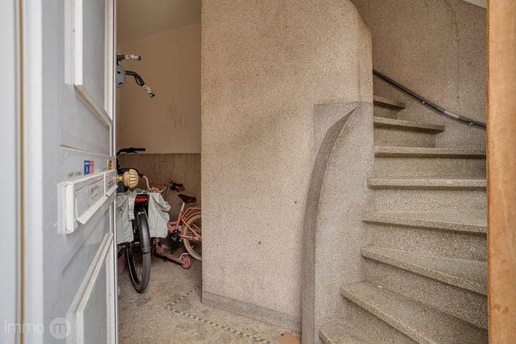 OPBRENGSTEIGENDOM MET 3 RUIME APPARTEMENTEN OP TOPLOCATIE...