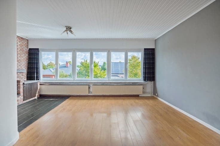 Ruime, instapklare bel-etagewoning met 3 slpk., inpandige...