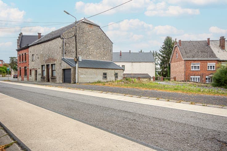 Ideal building for a real estate or commercial project