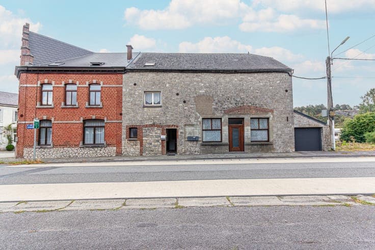 Ideal building for a real estate or commercial project