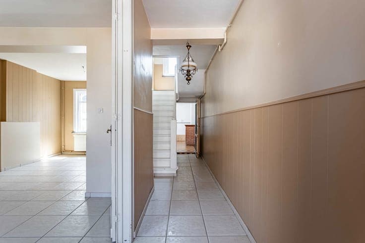 Semi detached house with nice garden!