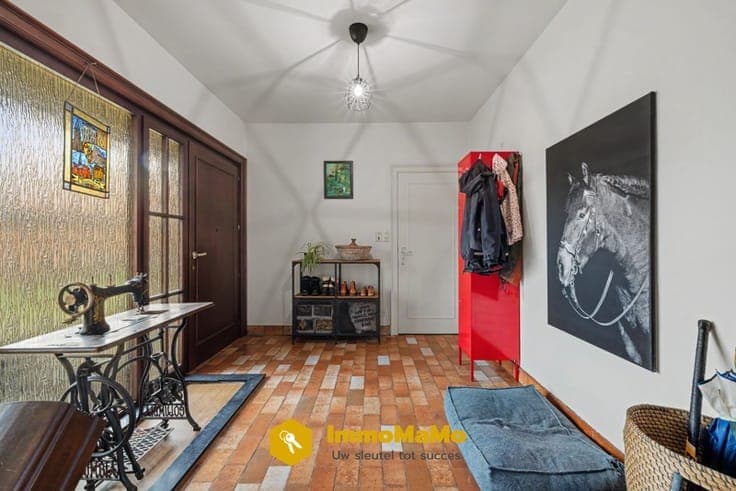VILLA MET 4 SLAAPKAMERS, RUIME TUIN, WEIDE EN STAL TE KOOP