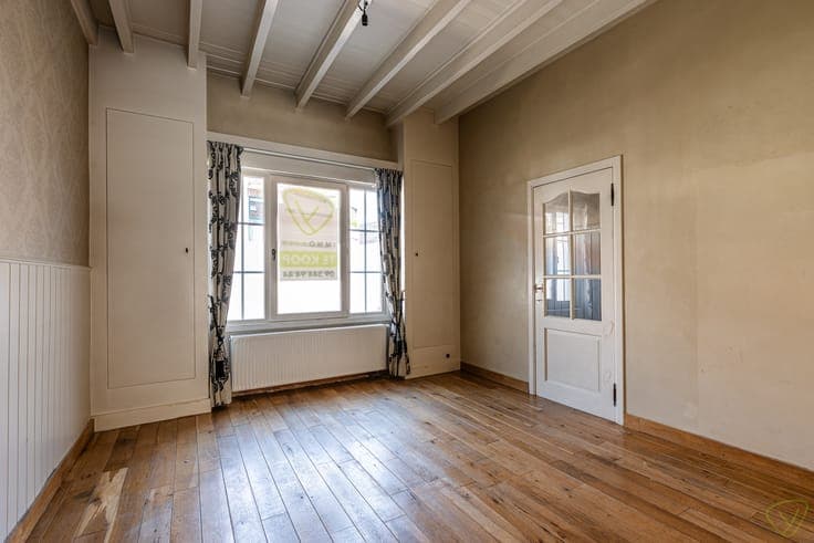 Gezellige instapklare woning met zonnig koertje in Eeklo!