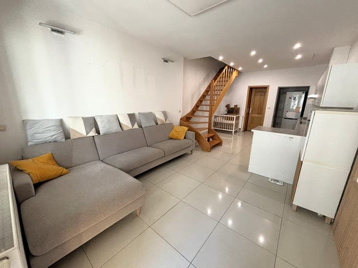 House with 3 bedrooms and 2 bathrooms