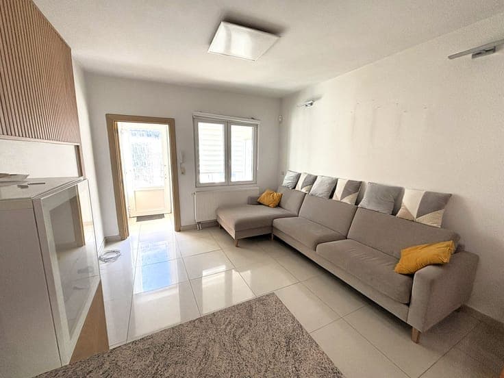 House with 3 bedrooms and 2 bathrooms