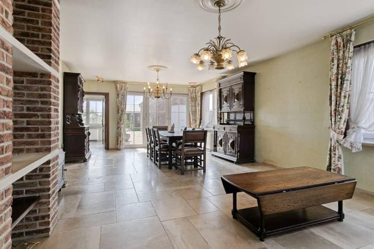Semi-detached house on 1,084m²