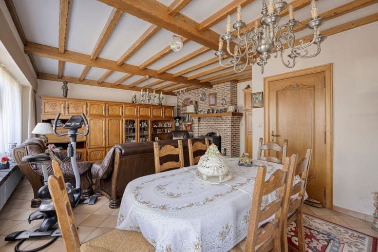 Solide gezinswoning met aangename tuin en garage