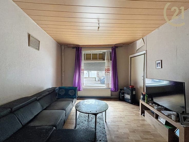 ingle-family house to renovate – great potential & location