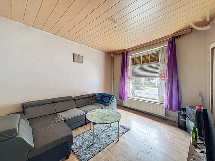 ingle-family house to renovate – great potential & location